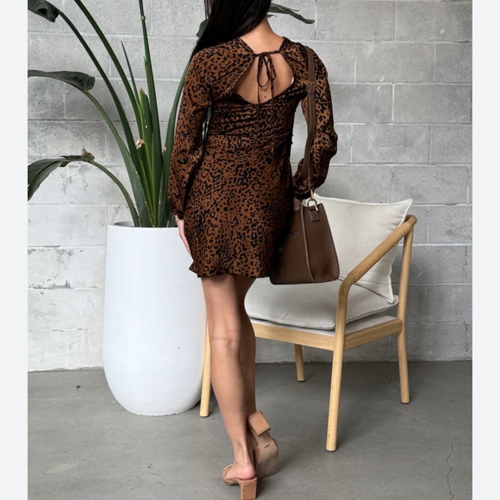 Black Tape ⚜️ Leopard Print Mini Dress - Picture 2 of 9